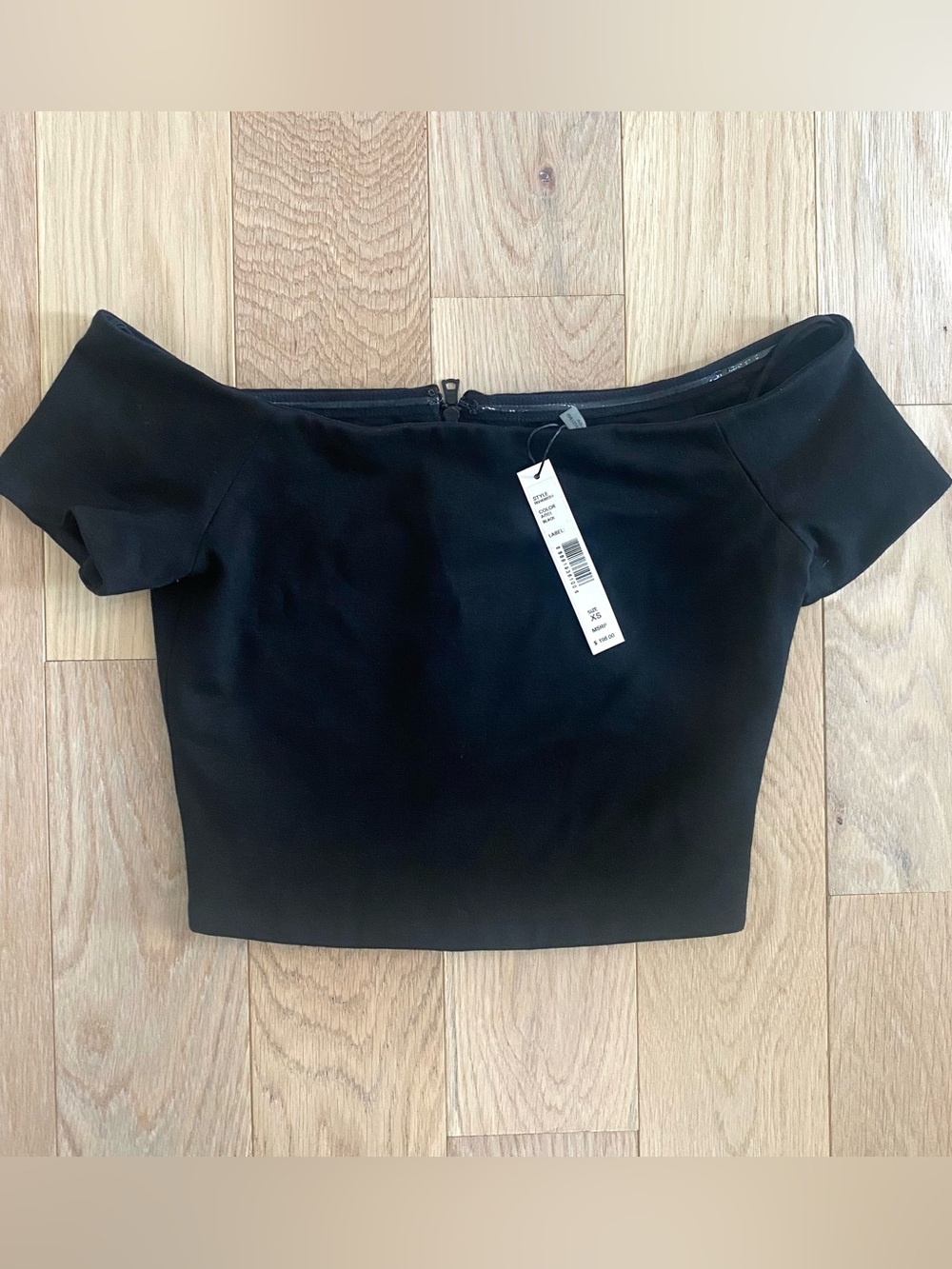 Alice + Olivia Off Shoulder Cropped Tee Back Zip New